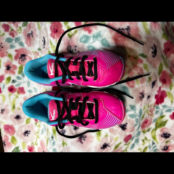 Girls size 12 shoe bundle. 5 pair. 🚨Sold🚨 - Picture 5 of 7